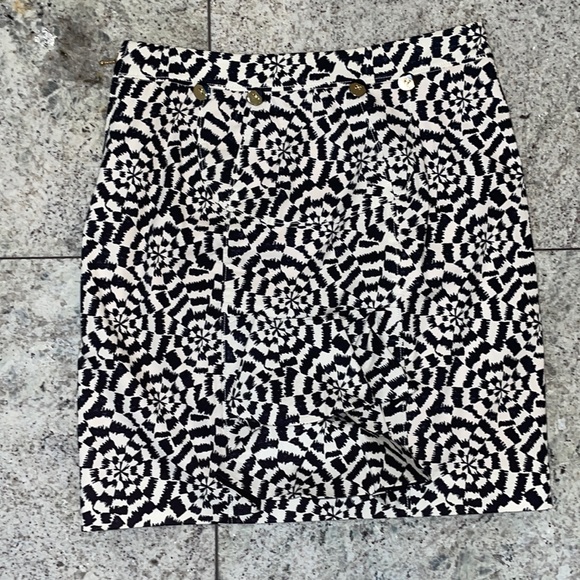 Leifsdottir size 6 black and white printed mini skirt. - Picture 4 of 9